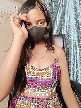 Snapshot of Parinaaz18 chatting on May 5, 12:51 am Parinaaz18 online show from May 5, 12:51 am
