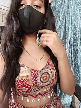 Snapshot of Parinaaz18 chatting on May 7, 1:55 am Parinaaz18 online show from May 7, 1:55 am