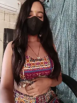 Snapshot of Parinaaz18 chatting on June 25, 1:27 am Parinaaz18 online show from June 25, 1:27 am