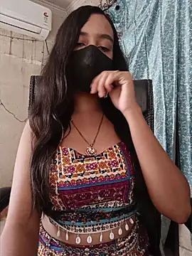 Snapshot of Parinaaz18 chatting on June 25, 7:46 am Parinaaz18 online show from June 25, 7:46 am