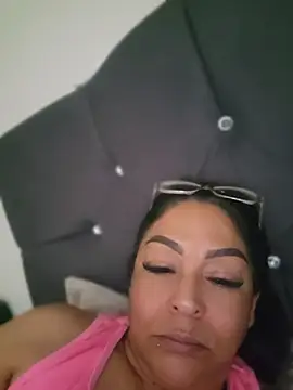 Snapshot of Gina_Myers chatting on July 19, 10:24 pm Gina Myers online show from July 19, 10:24 pm