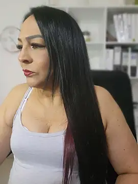 Snapshot of Gina_Myers chatting on July 28, 3:24 am Gina Myers online show from July 28, 3:24 am