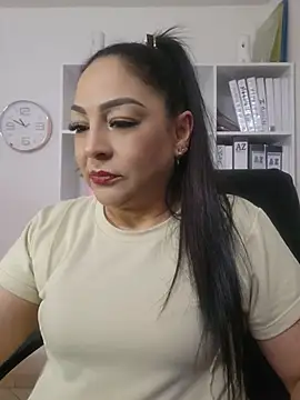 Snapshot of Gina_Myers chatting on July 31, 3:50 am Gina Myers online show from July 31, 3:50 am