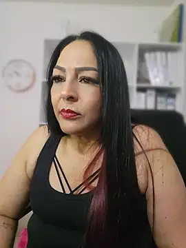 Snapshot of Gina_Myers chatting on August 6, 3:52 am Gina Myers online show from August 6, 3:52 am