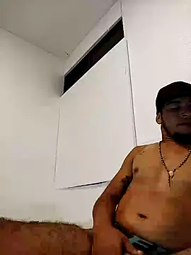 Snapshot of sexylatino22 chatting on December 15, 6:29 am sexylatino22 online show from December 15, 6:29 am