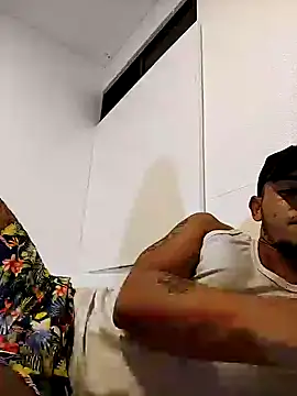 Snapshot of sexylatino22 chatting on December 27, 4:58 am sexylatino22 online show from December 27, 4:58 am