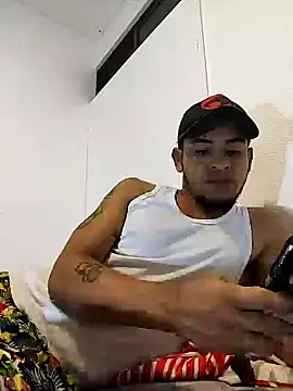 Snapshot of sexylatino22 chatting on January 3, 3:49 am sexylatino22 online show from January 3, 3:49 am