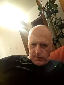 Snapshot of Milkasahne64 chatting on October 29, 5:58 pm Milkasahne64 online show from October 29, 5:58 pm