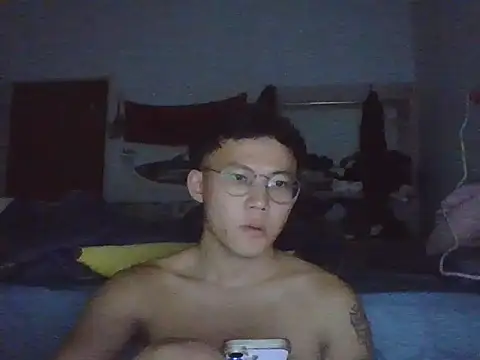 Snapshot of ZHIIz chatting on December 18, 1:06 pm ZHIIz online show from December 18, 1:06 pm