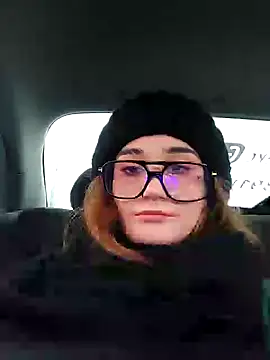 Snapshot of RiskyViolet chatting on December 26, 3:16 am RiskyViolet online show from December 26, 3:16 am