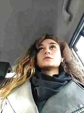 Snapshot of RiskyViolet chatting on October 7, 3:04 am RiskyViolet online show from October 7, 3:04 am
