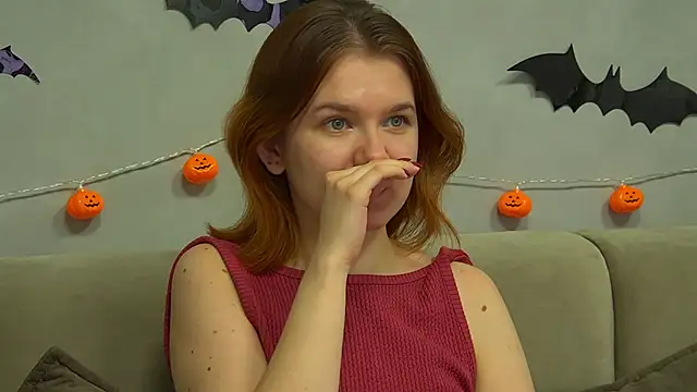 LessySmith online show from November 3, 4:36 am