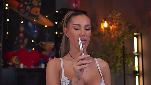 Evelyn Evyyy online show from February 20, 7:25 pm