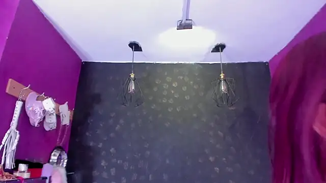 Alexa Slave online show from February 4, 7:31 pm