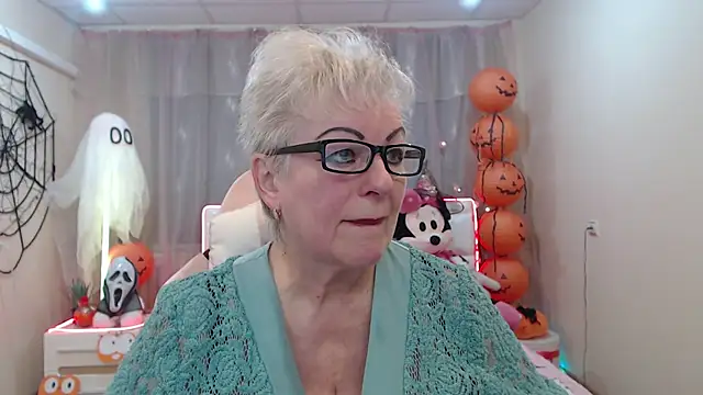 KayleSmoll online show from October 17, 6:32 pm