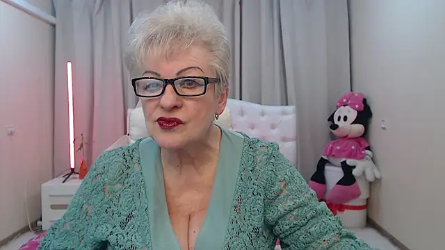 KayleSmoll online show from April 24, 6:43 pm