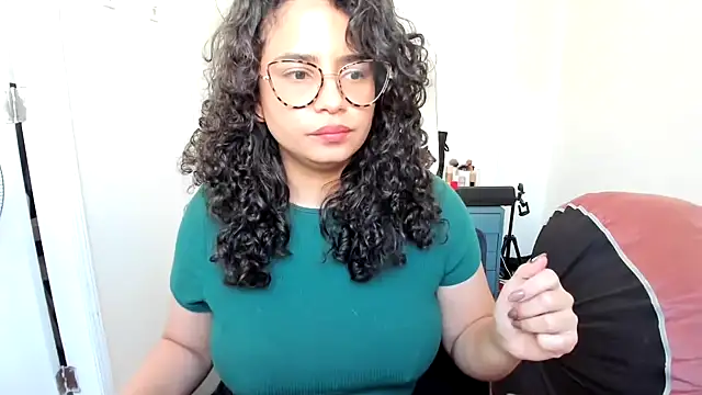 Snapshot of cinnamon_rosa chatting on February 22, 9:26 pm cinnamon rosa online show from February 22, 9:26 pm