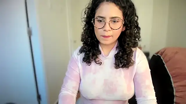 Snapshot of cinnamon_rosa chatting on March 14, 10:38 pm cinnamon rosa online show from March 14, 10:38 pm