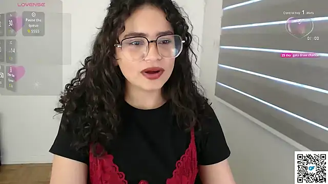 Snapshot of cinnamon_rosa chatting on October 17, 10:01 pm cinnamon rosa online show from October 17, 10:01 pm