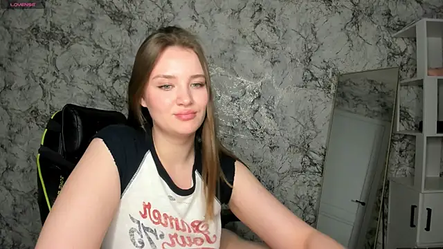 DeniRicchii online show from May 4, 7:10 pm