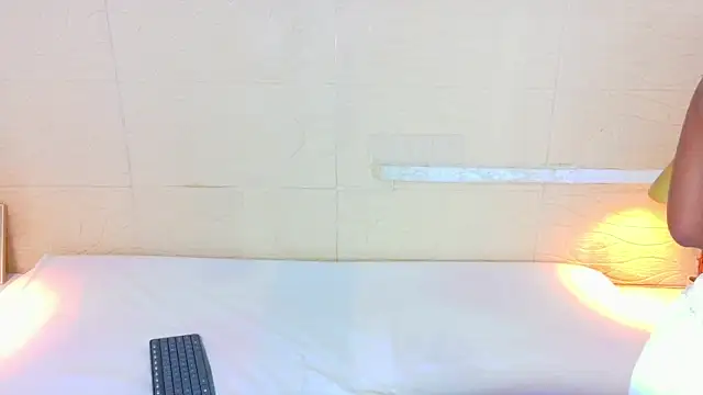 Shamiraa moore online show from December 19, 6:37 pm