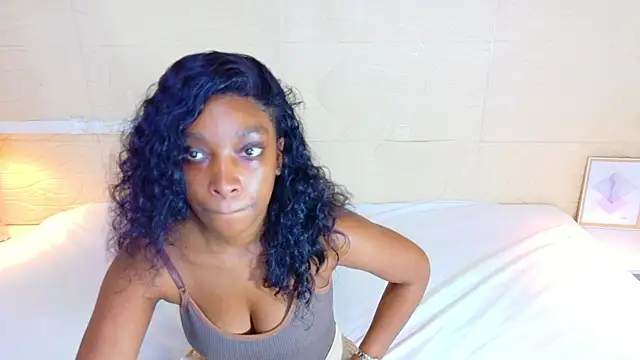 Snapshot of Shamiraa_moore chatting on June 10, 8:41 pm Shamiraa moore online show from June 10, 8:41 pm