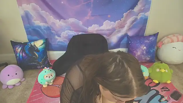 Snapshot of MilkyBunny chatting on January 5, 5:27 pm MilkyBunny online show from January 5, 5:27 pm