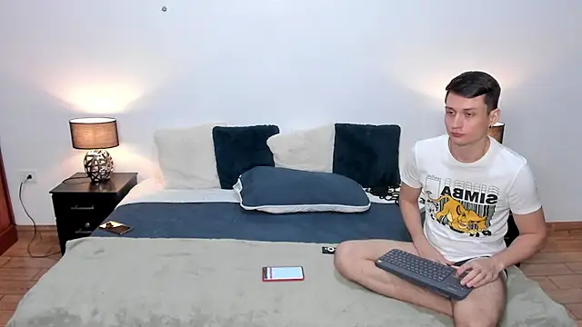 Snapshot of Luciano_and_Marlon chatting on January 8, 1:31 pm Luciano and Marlon online show from January 8, 1:31 pm