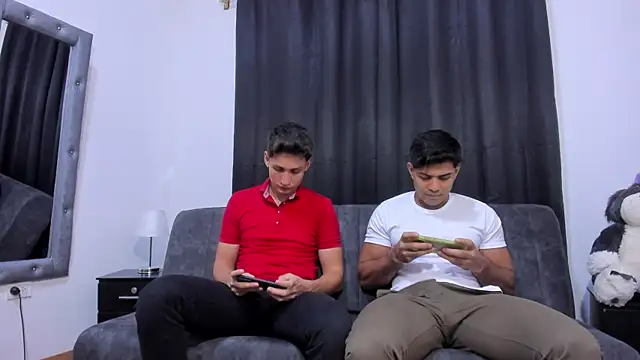 Snapshot of Luciano_and_Marlon chatting on October 11, 2:26 pm Luciano and Marlon online show from October 11, 2:26 pm