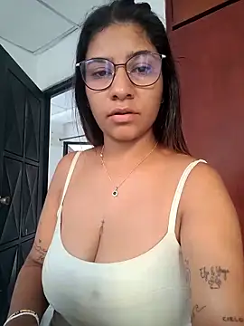 Snapshot of Sofythom1 chatting on May 24, 10:37 pm Sofythom1 online show from May 24, 10:37 pm