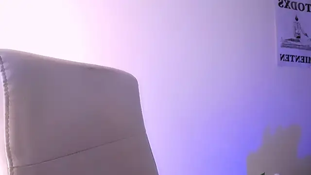 Snapshot of elektraa_sky11 chatting on February 11, 2:02 pm elektraa sky11 online show from February 11, 2:02 pm