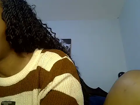 cute-alexis online show from May 29, 5:49 am