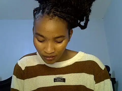 cute-alexis online show from June 12, 8:46 am