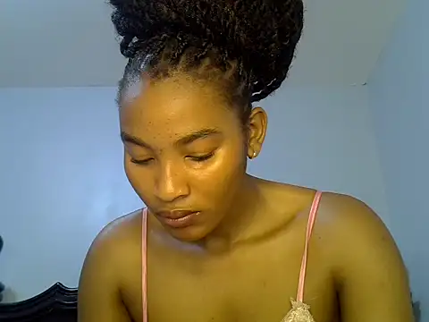 cute-alexis online show from June 16, 8:28 am