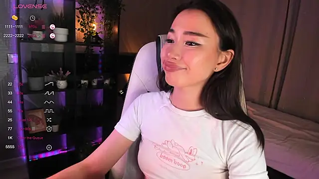 Snapshot of sensualily chatting on October 12, 1:32 pm sensualily online show from October 12, 1:32 pm