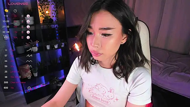 Snapshot of sensualily chatting on December 13, 7:53 pm sensualily online show from December 13, 7:53 pm