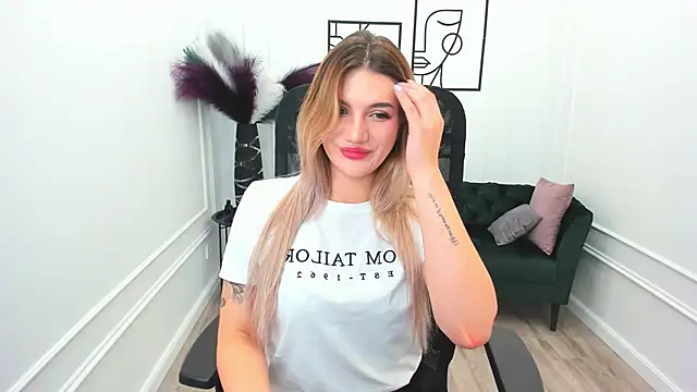 SelenaeMoore online show from September 28, 7:41 pm