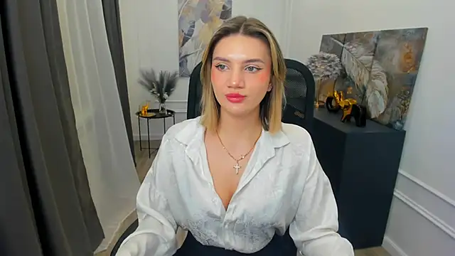 SelenaeMoore online show from March 20, 8:14 pm