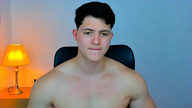 Snapshot of Hazzan_Velez chatting on February 25, 11:44 pm Hazzan Velez online show from February 25, 11:44 pm