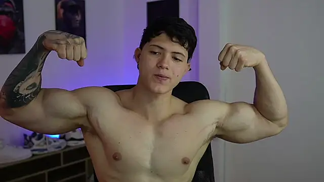 Snapshot of Hazzan_Velez chatting on September 20, 7:15 pm Hazzan Velez online show from September 20, 7:15 pm