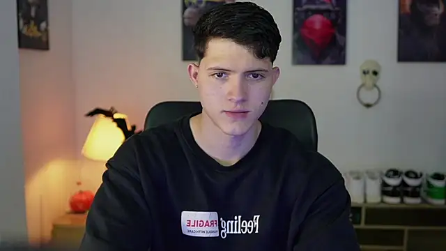 Snapshot of Hazzan_Velez chatting on November 7, 1:16 am Hazzan Velez online show from November 7, 1:16 am