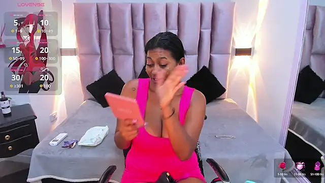 LAYLATAYLOR  online show from February 19, 10:34 am