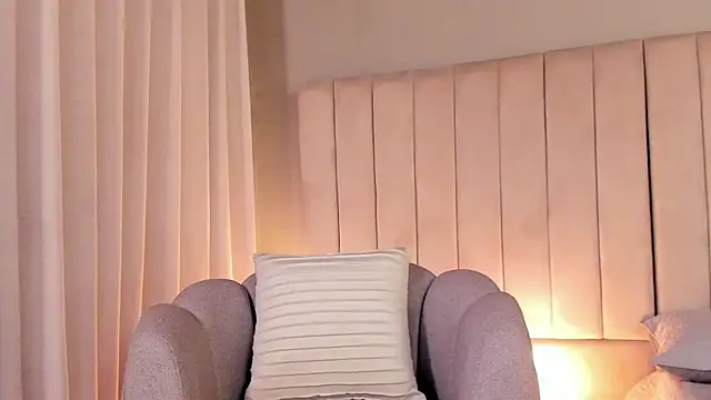 Snapshot of Paulina_Monroy chatting on November 10, 12:31 am Paulina Monroy online show from November 10, 12:31 am