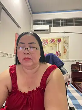 Snapshot of NDith chatting on June 20, 12:52 pm NDith online show from June 20, 12:52 pm