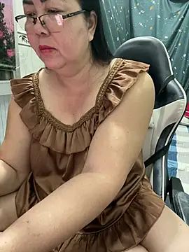 Snapshot of NDith chatting on July 28, 9:25 pm NDith online show from July 28, 9:25 pm