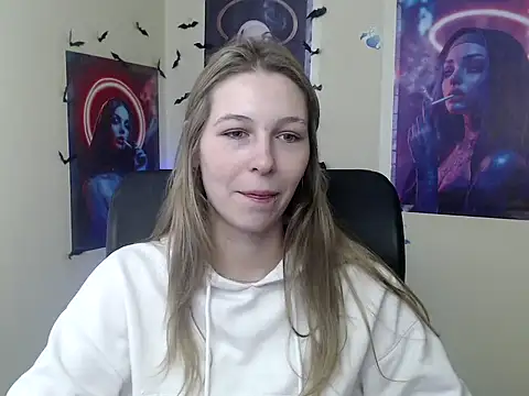 Snapshot of StrangerGi chatting on May 9, 5:56 am StrangerGi online show from May 9, 5:56 am