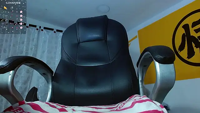 Snapshot of Matthew_Boy_ chatting on February 13, 8:17 am Matthew Boy  online show from February 13, 8:17 am