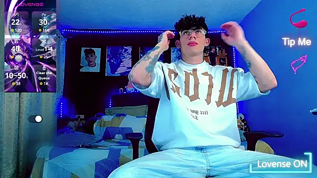 thiagomurphyy online show from November 23, 2:22 am