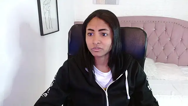 shaneelle online show from November 1, 3:08 am