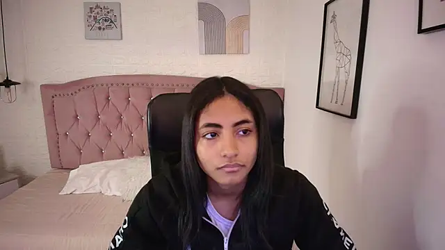 shaneelle online show from November 18, 3:01 am